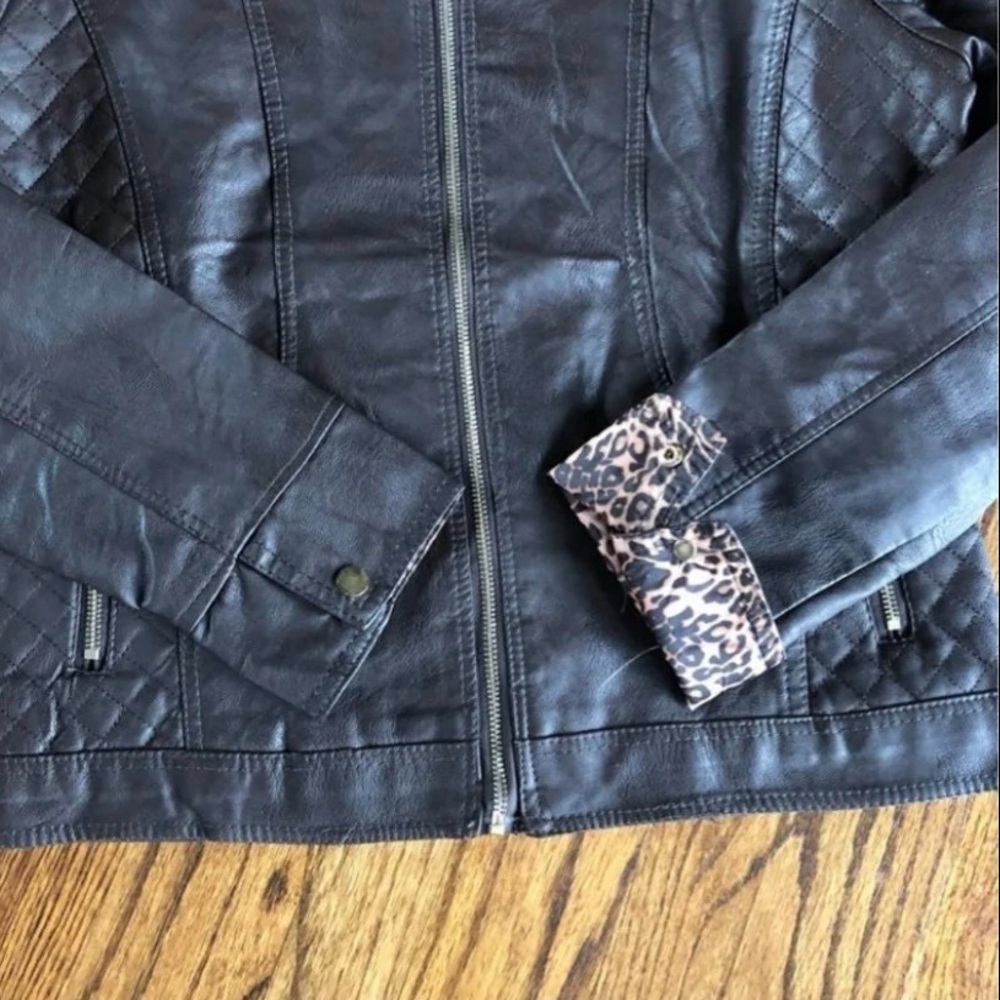 Jacket - Picture 3 of 5